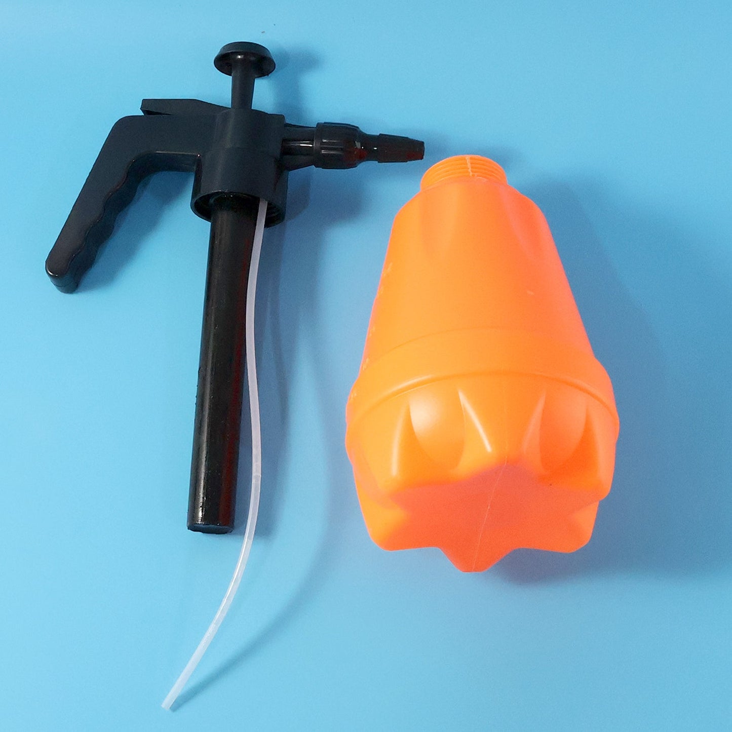 1.5L Heavy-Duty Plastic Pressure Spray Bottle with Adjustable Nozzle