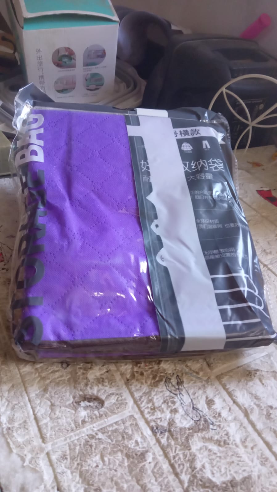 Clothing storage bag zipper, non-woven storage bag storing the clothes and sarees