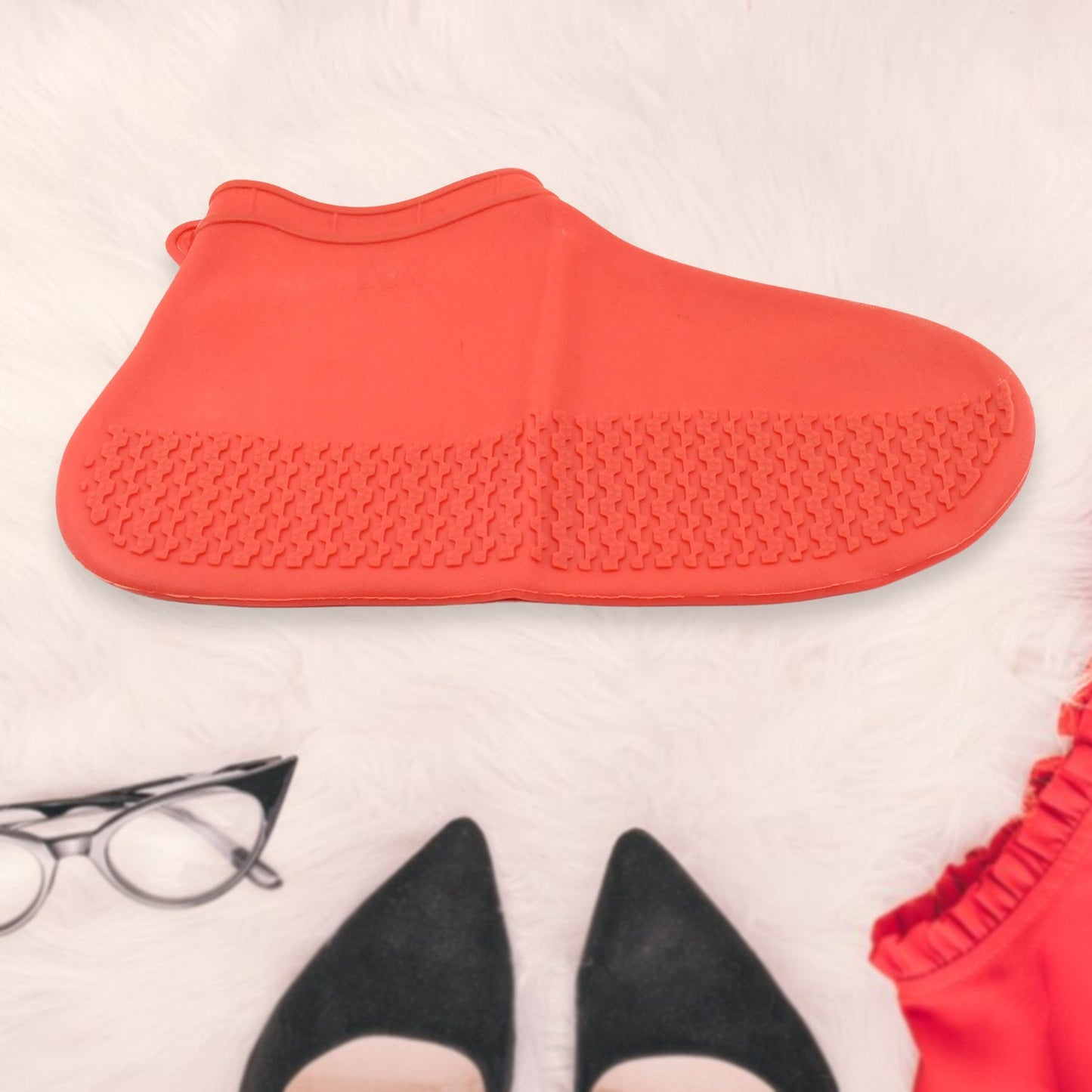 Non-Slip Silicone Waterproof Boot Shoe Cover (Medium Size / 1 Pair / Red)